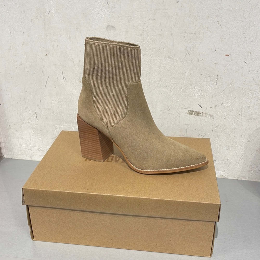Brand new Steve Madden bootie ✨